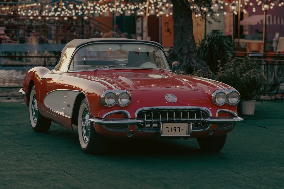Chevrolet Corvette C1 (1957): Legenda Americană Revine în Centrul Atenției